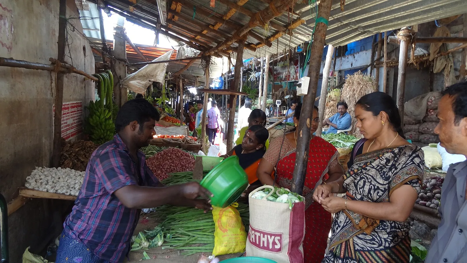 Vadasery market in Nagercoil, the starting point for the Vadasery to Thirparappu falls route